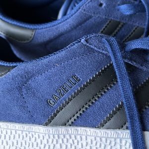 Boys Adidas Gazelle NWOT Navy Black Sneakers